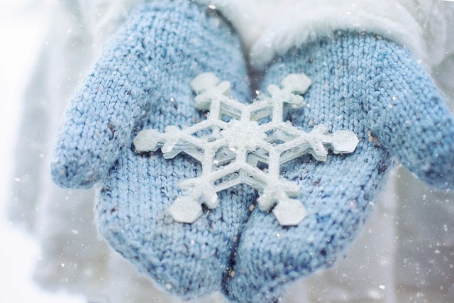 snowflake on gloves